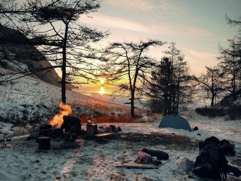 Tenting in the Winter: A Comprehensive Guide for Hikers and Campers